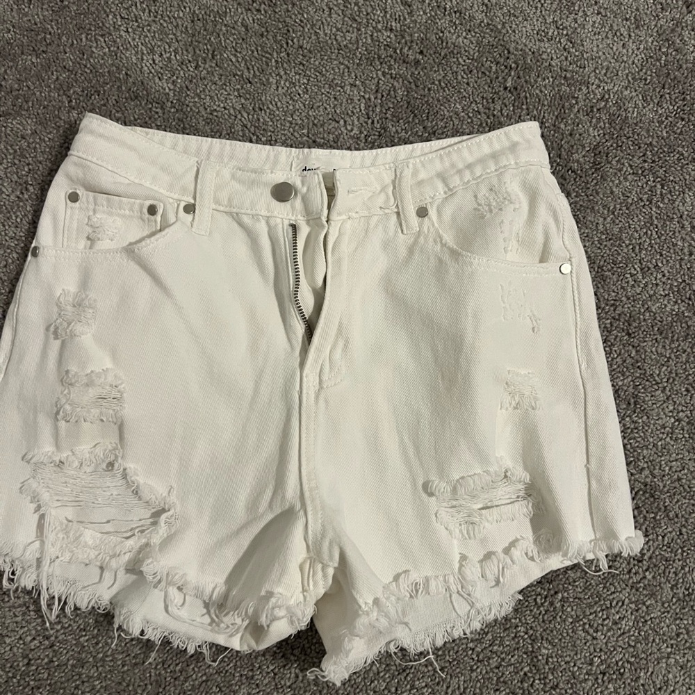Chic White Distressed Jean Shorts